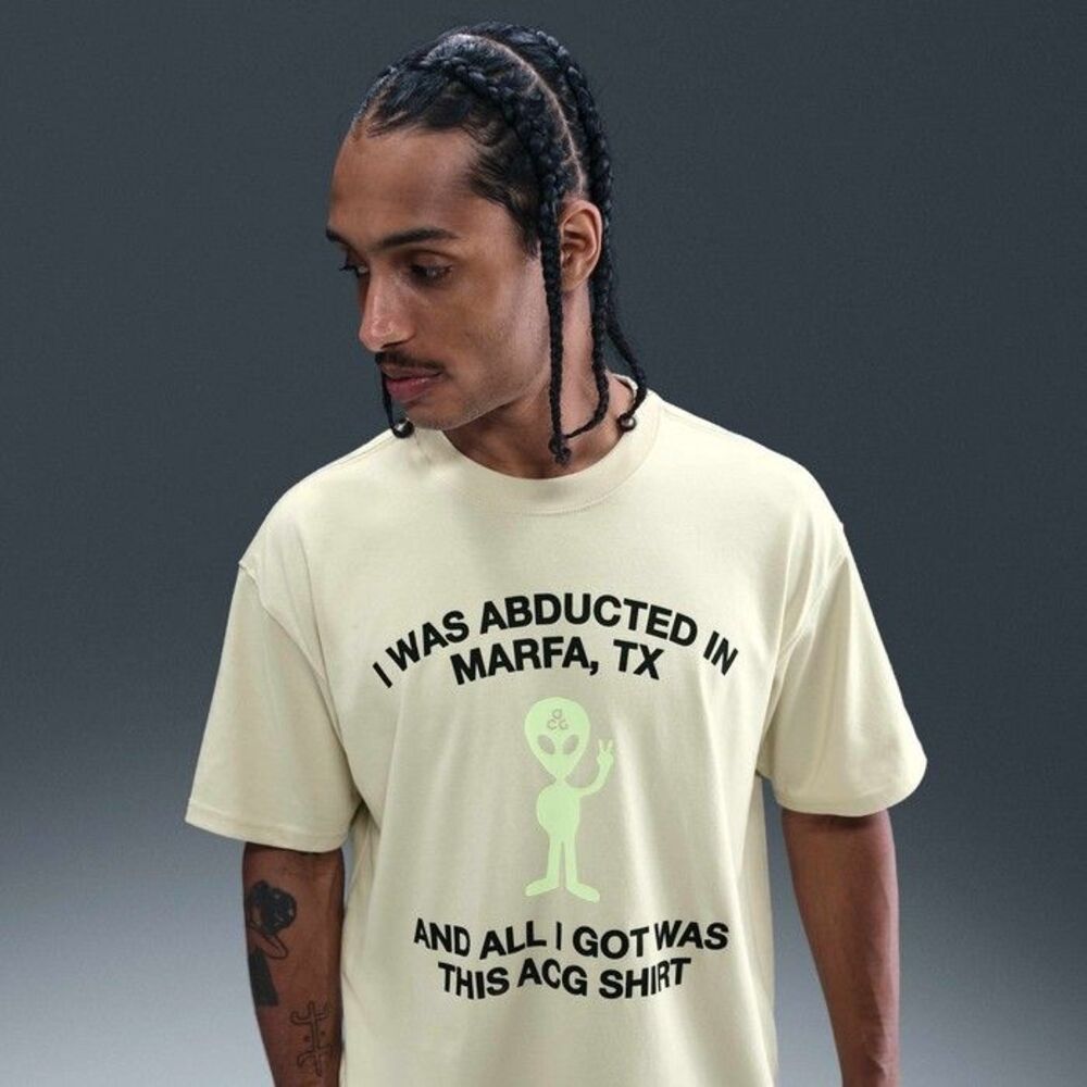 Nike ACG Alien Graphic Loose Fit Men's T-Shirt Beige HV2168-229 New With Tag